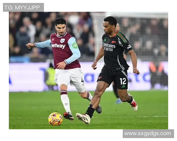 英超激战：多特蒙德逆转阿森纳神奇扑救引发全场狂欢