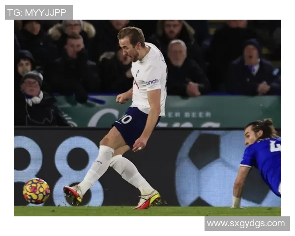 足总杯精彩对决巴黎圣日耳曼强势逆转热刺全场沸腾分析